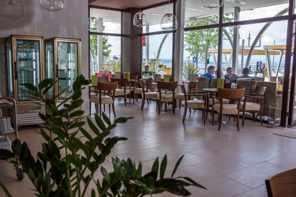 קריקווניצה Hotel International מראה חיצוני תמונה