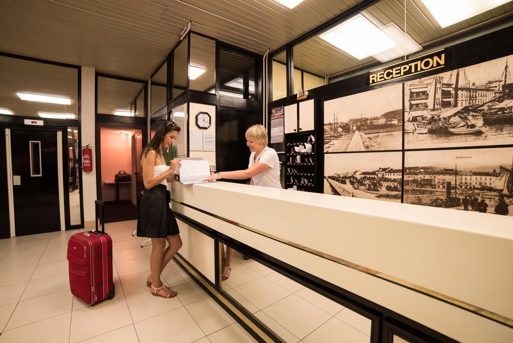 קריקווניצה Hotel International מראה חיצוני תמונה